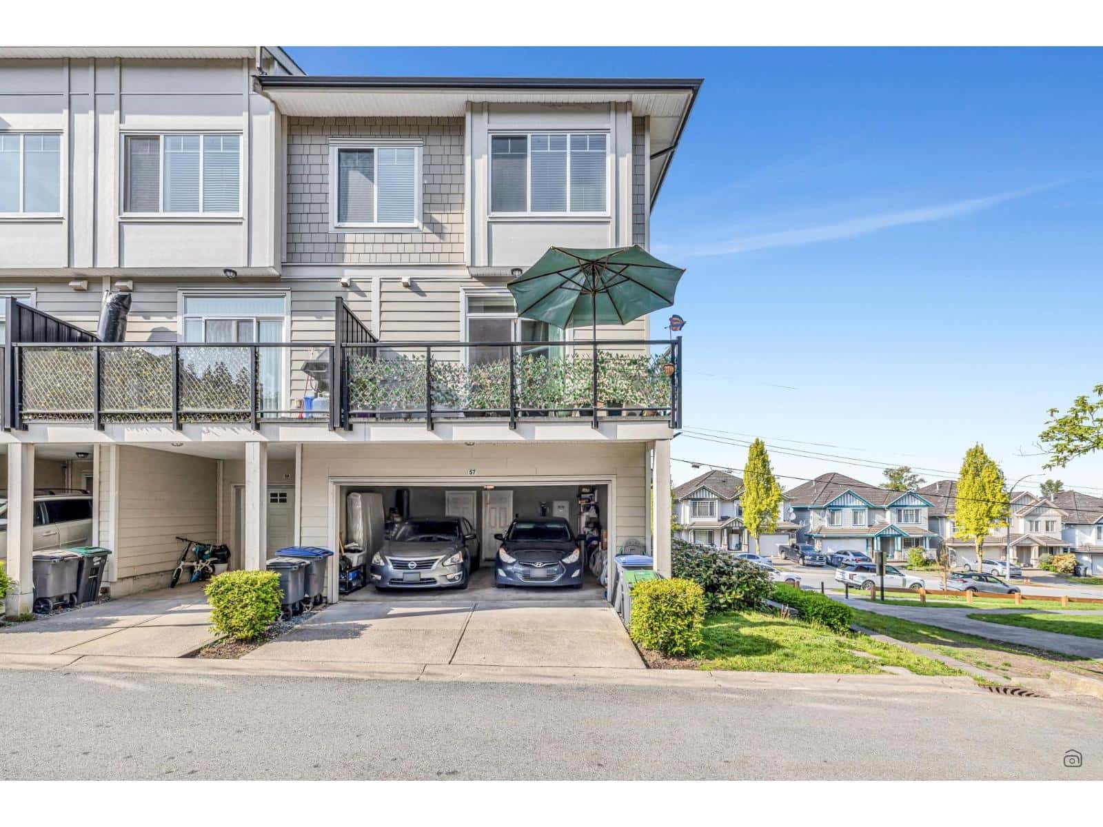 57 13670 62 AVENUE — Surrey - Photo 3 of 29