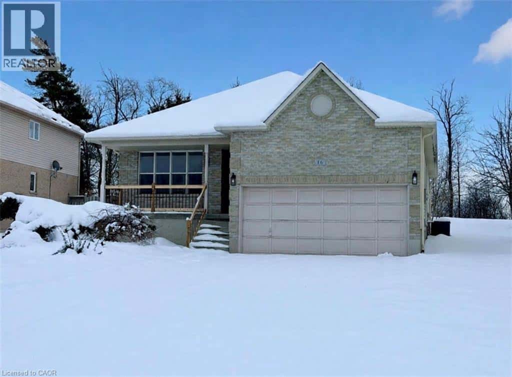 16 JONES Court — Ayr, Ontario - Photo 4 of 77