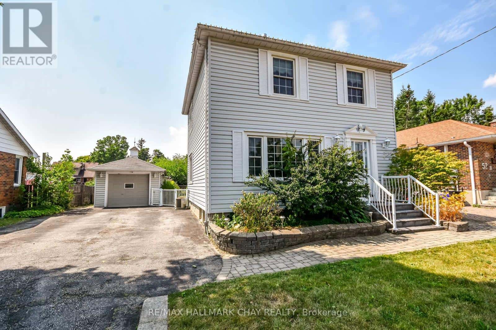 50 NEWTON STREET — Barrie (Wellington) - Photo 2 of 37