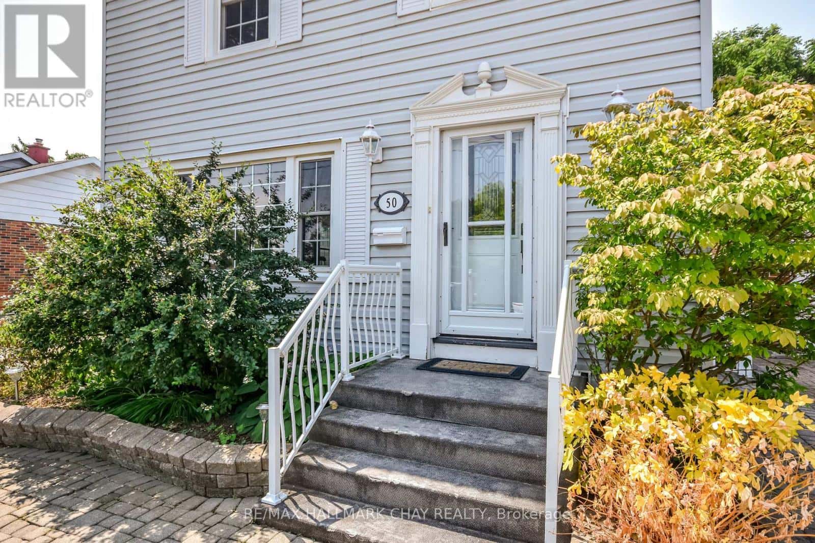 50 NEWTON STREET — Barrie (Wellington) - Photo 3 of 37