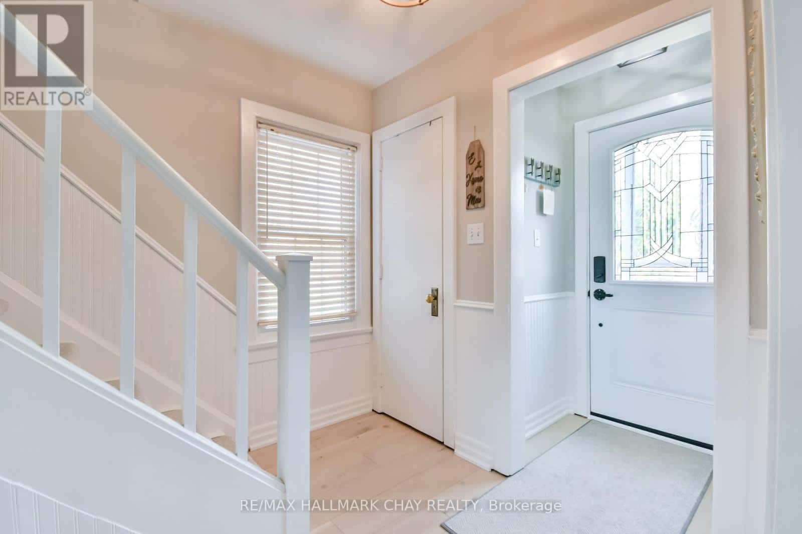 50 NEWTON STREET — Barrie (Wellington) - Photo 4 of 37