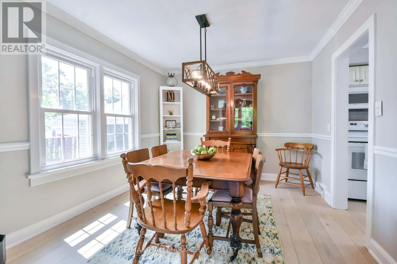 50 NEWTON STREET — Barrie (Wellington) - Photo 5 of 37