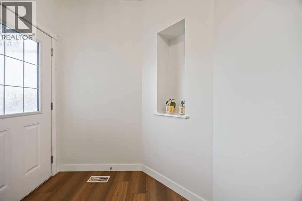 , Calgary, Alberta — Calgary, Alberta - Photo 2 of 46