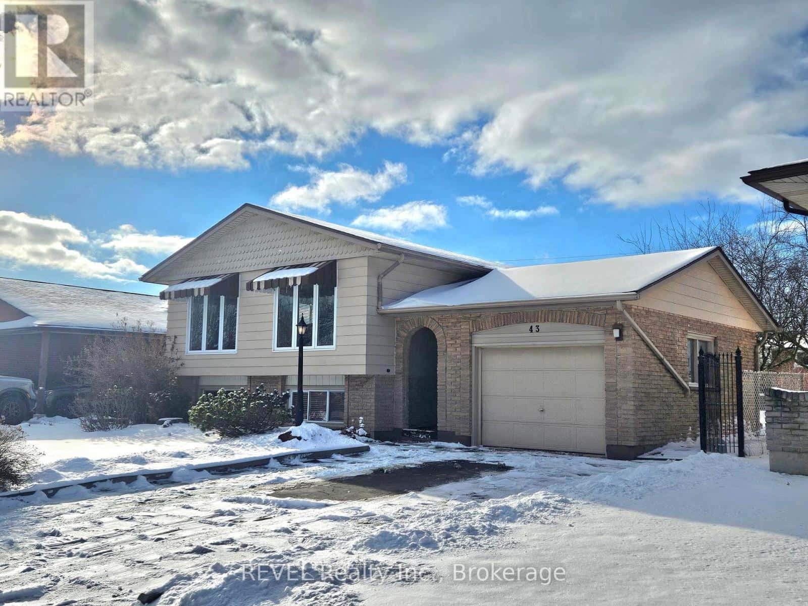 , Welland (N. Welland), — Welland (N. Welland) - Photo 2 of 38