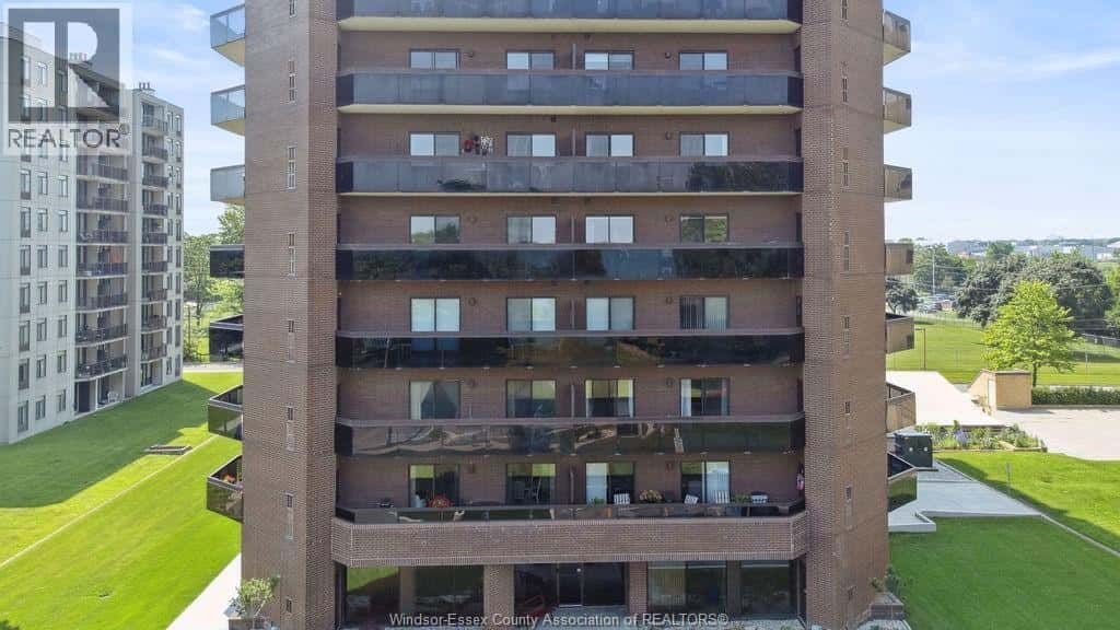 3663 RIVERSIDE DRIVE East Unit# 306 — Windsor, Ontario - Photo 3 of 39
