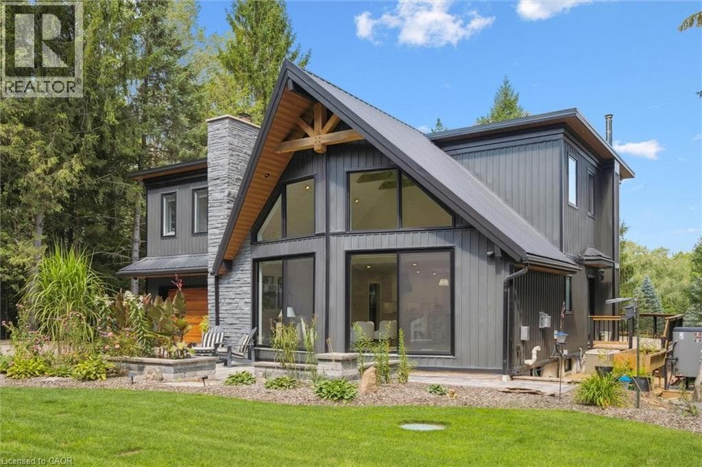 , Waterloo, — Waterloo - Main photo