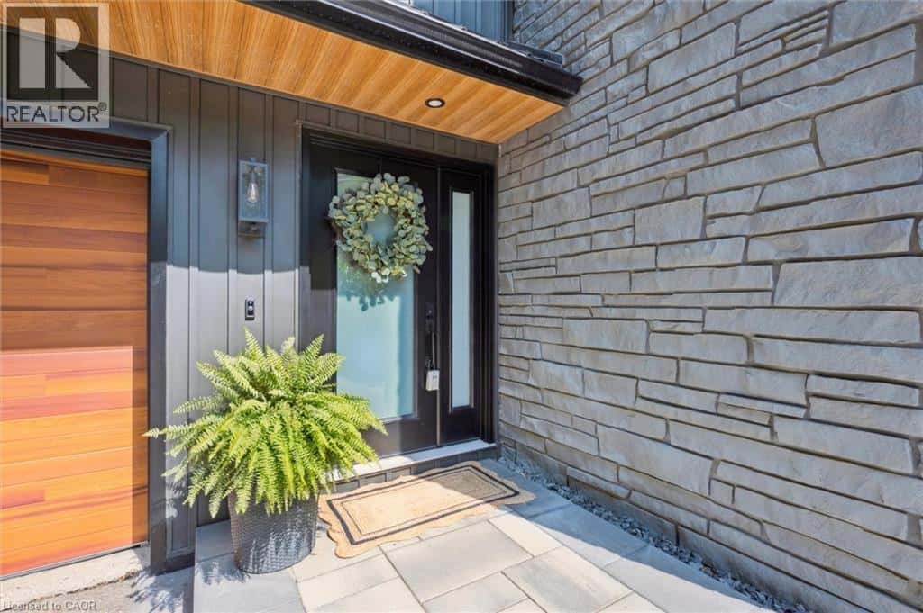 , Waterloo, — Waterloo - Photo 3 of 50