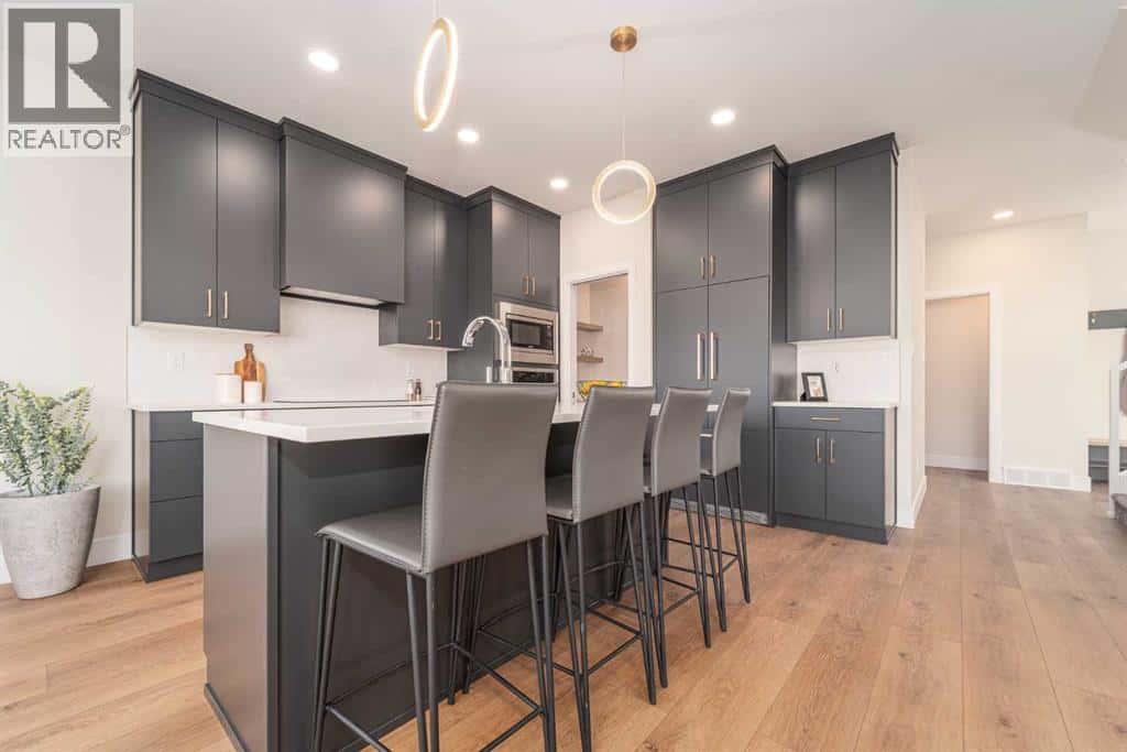 , Lethbridge, — Lethbridge - Photo 2 of 16