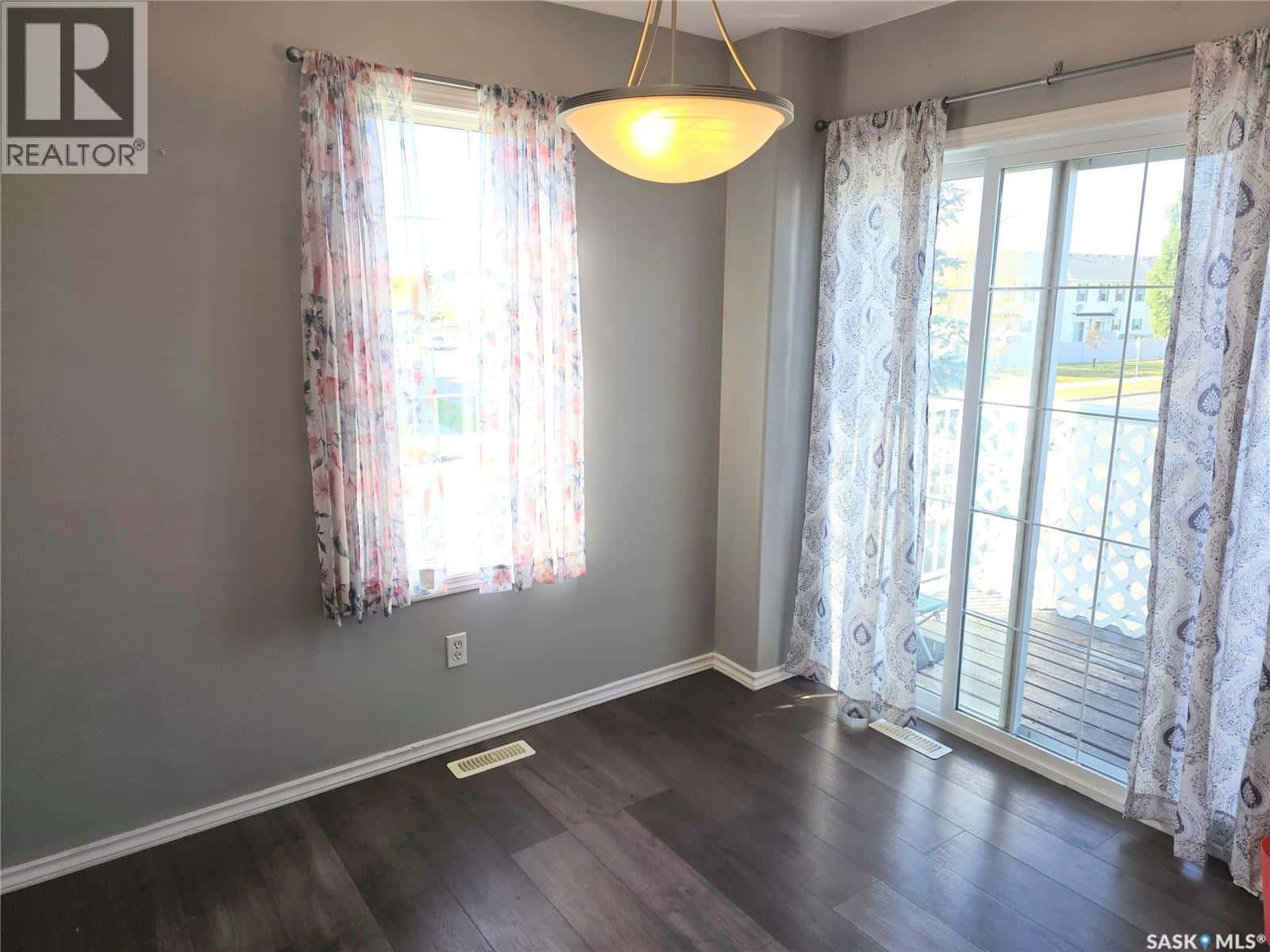 1 302 Herold ROAD — Saskatoon - Photo 5 of 17