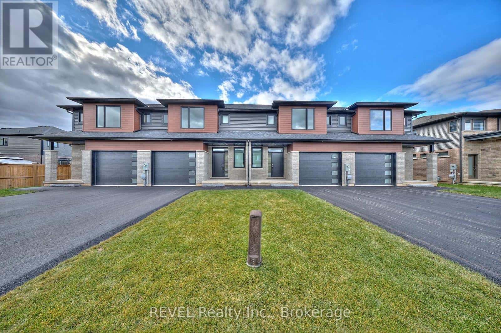 7429 MATTEO DRIVE — Niagara Falls (Brown) - Photo 2 of 25