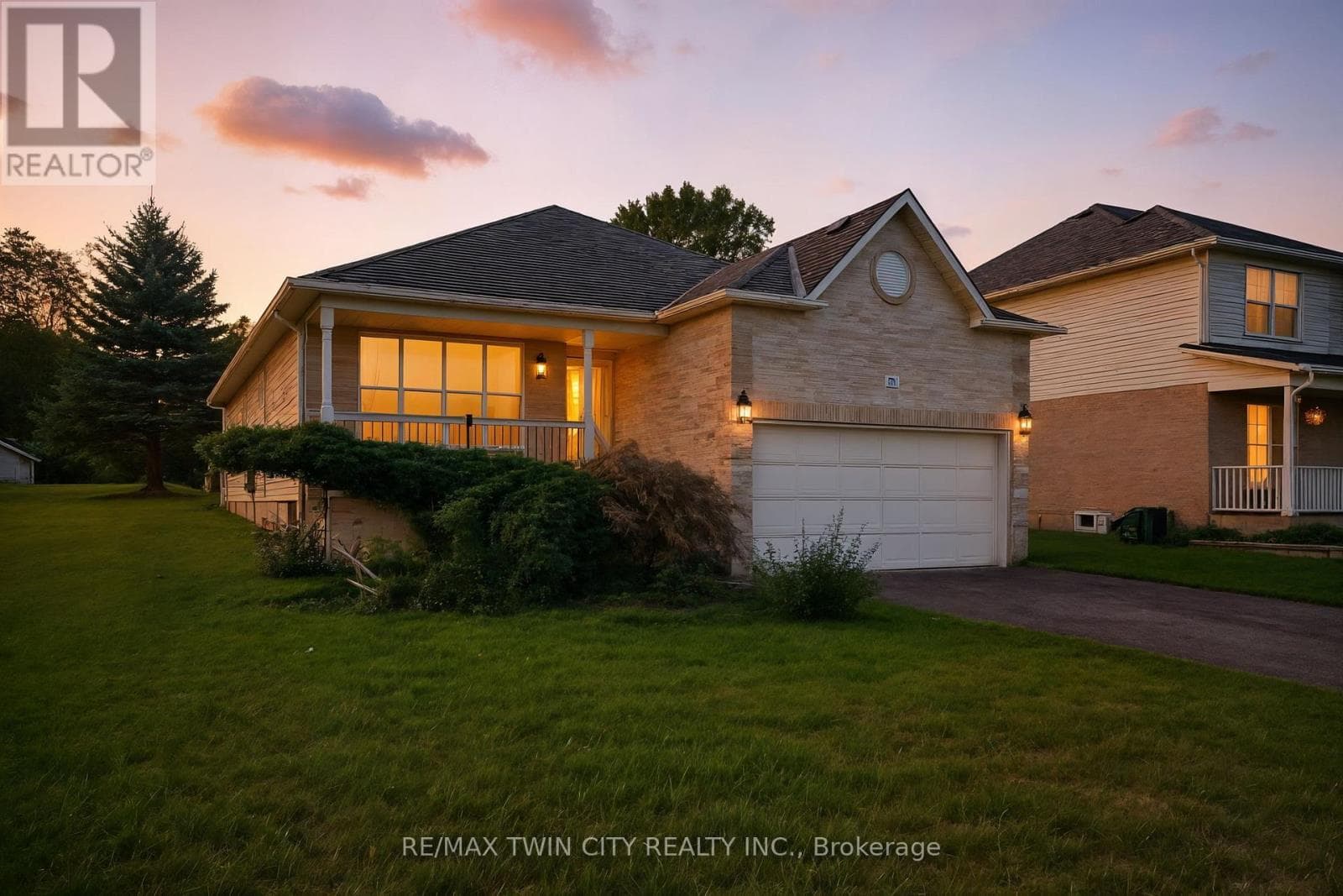 16 JONES COURT — North Dumfries - Main photo