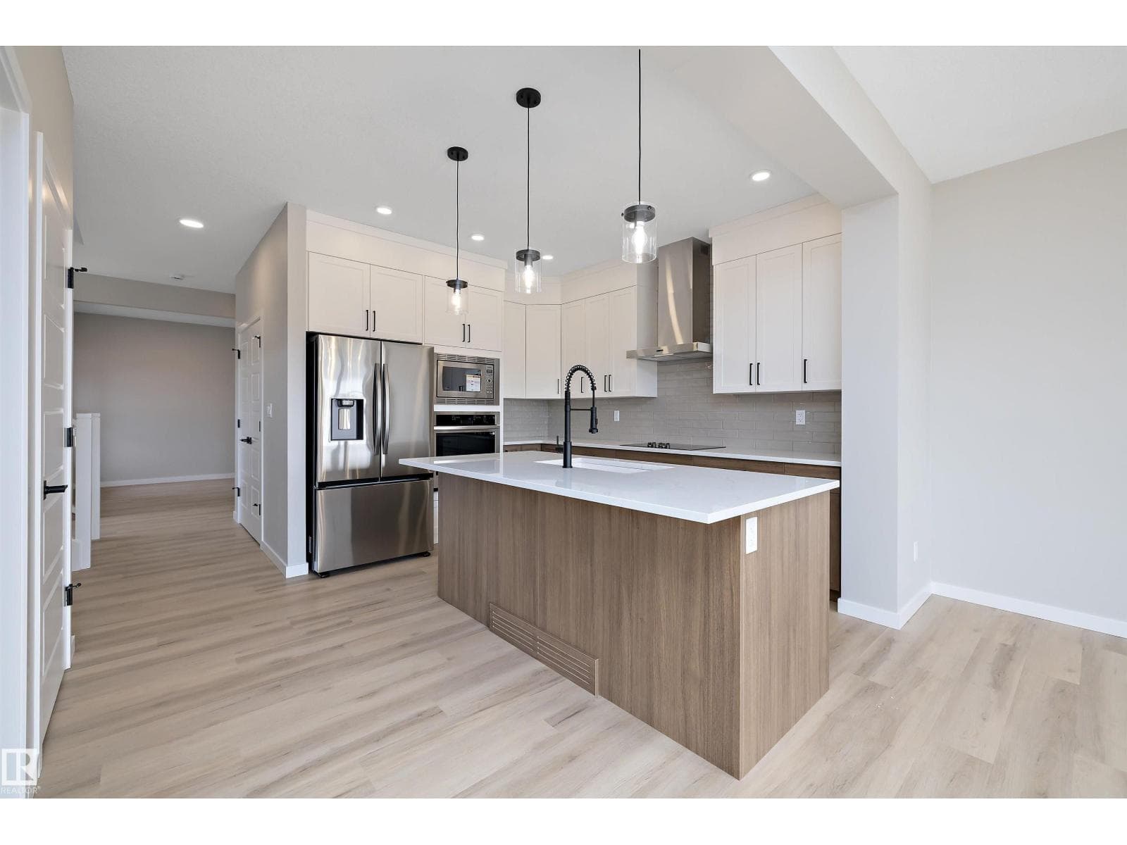 , Edmonton, — Edmonton - Main photo