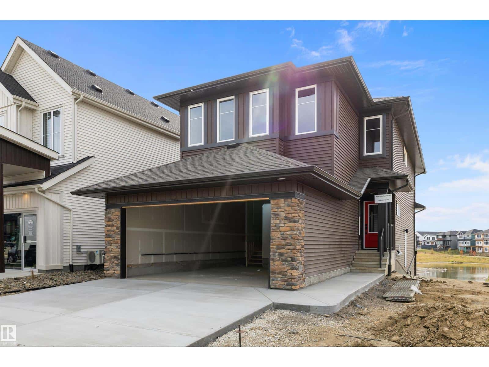 , Edmonton, — Edmonton - Photo 2 of 56