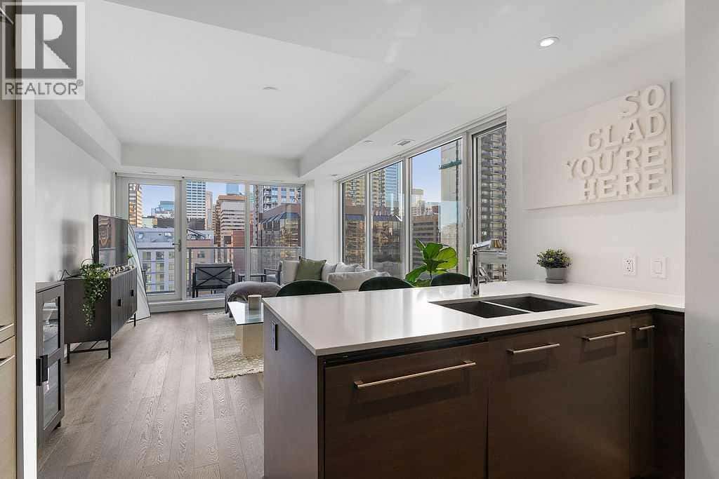 1207, 1025 5 Avenue SW — Calgary - Photo 5 of 28