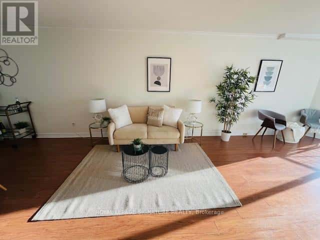 , Toronto (Leaside), — Toronto (Leaside) - Photo 5 of 27