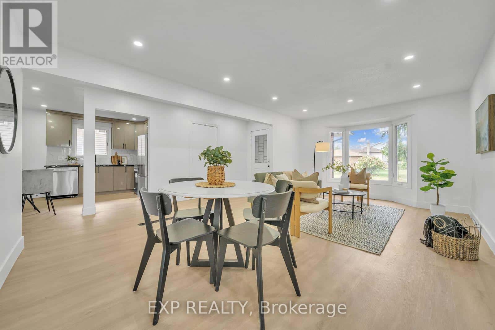 46 BONAPARTE LANE — London East (East I) - Photo 4 of 28