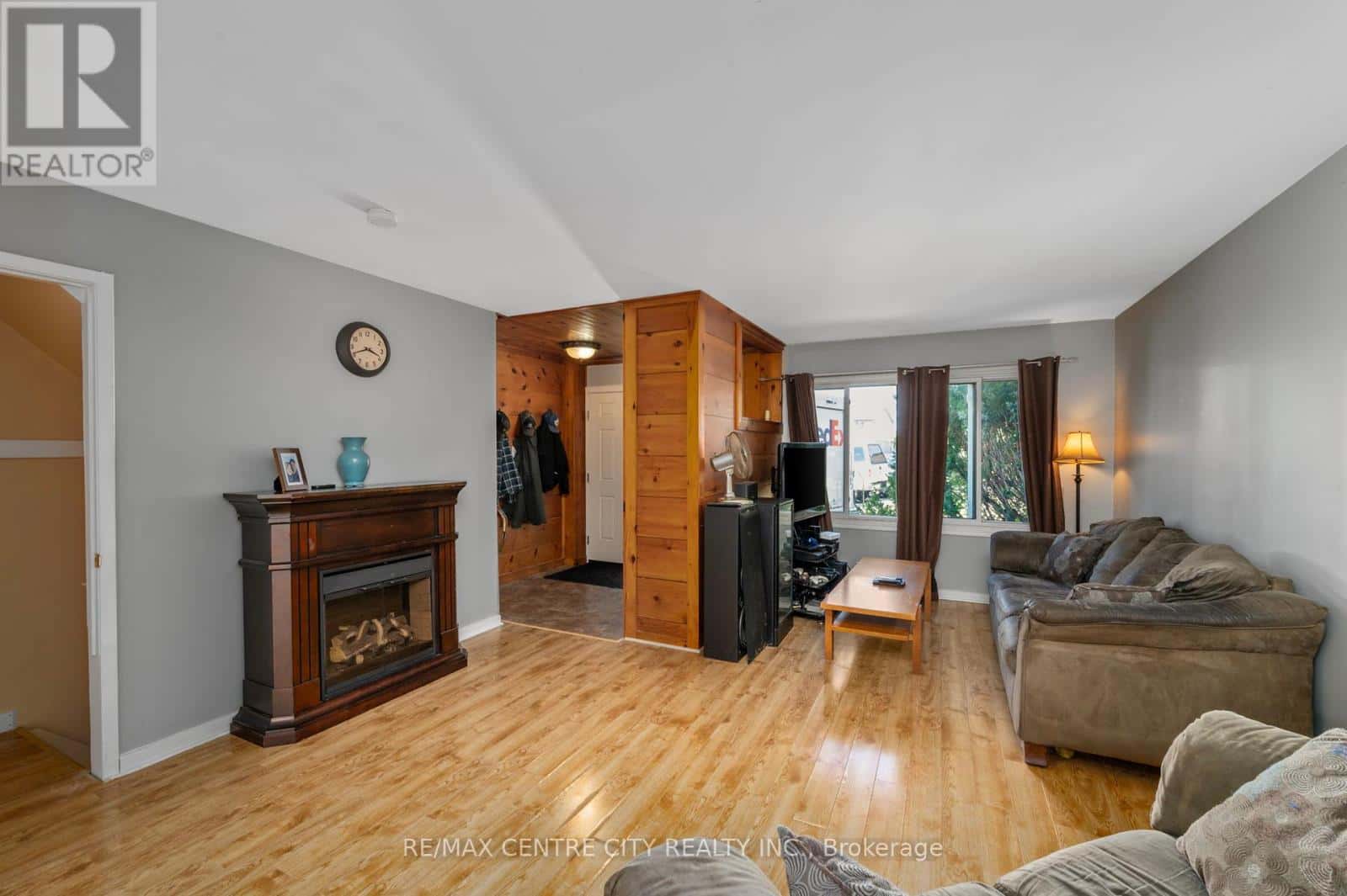 , London East (East L), — London East (East L) - Photo 4 of 29