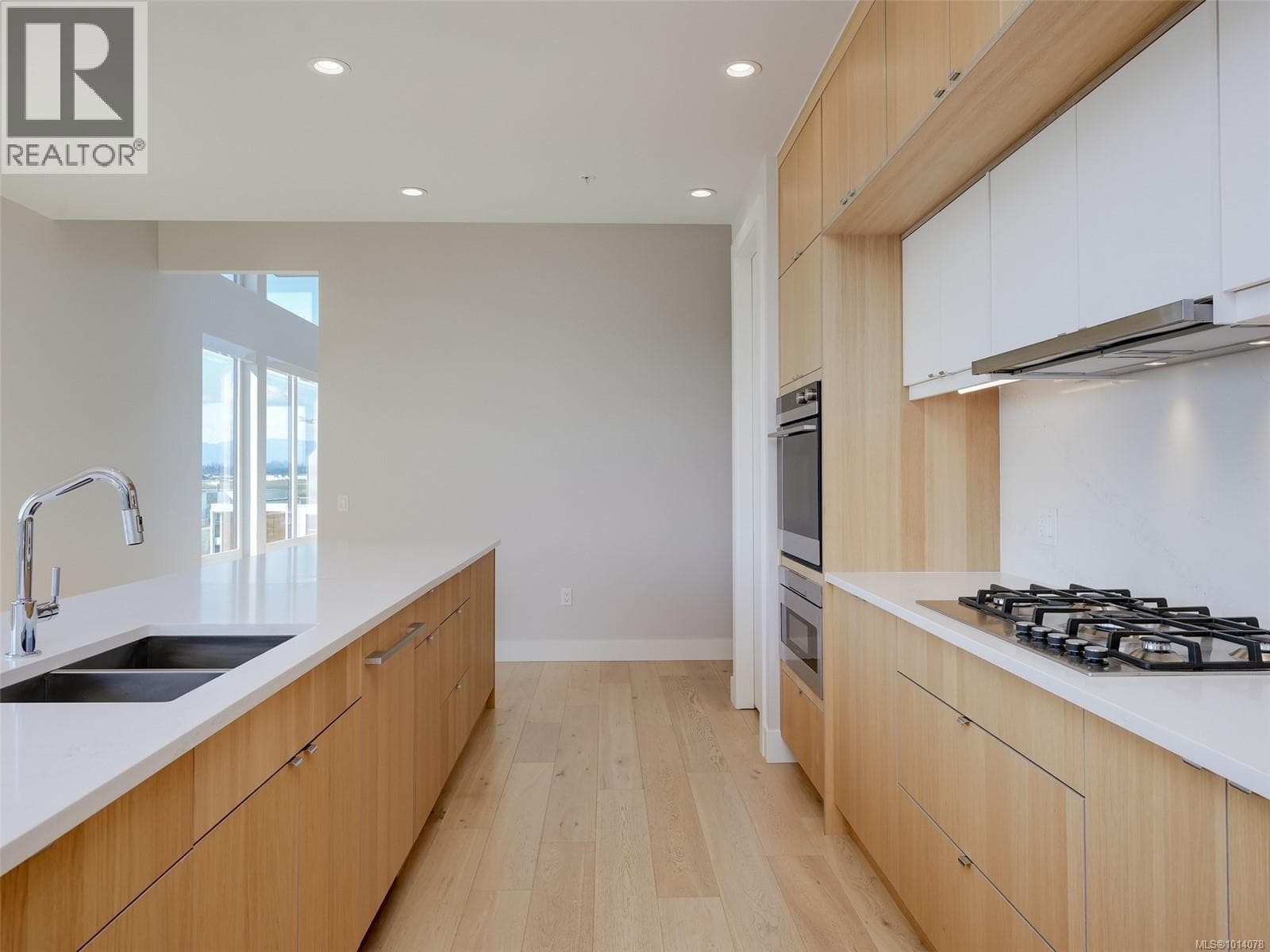 603 2461 Sidney Ave — Sidney - Main photo