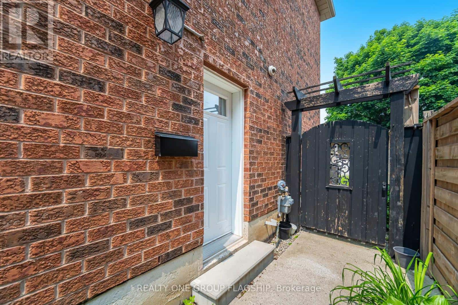 , Mississauga (Meadowvale), Ontario — Mississauga (Meadowvale), Ontario - Photo 4 of 48