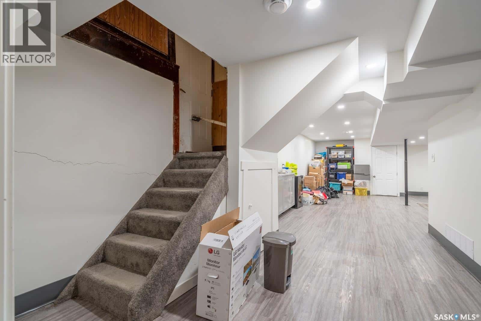 , Regina, — Regina - Photo 2 of 29