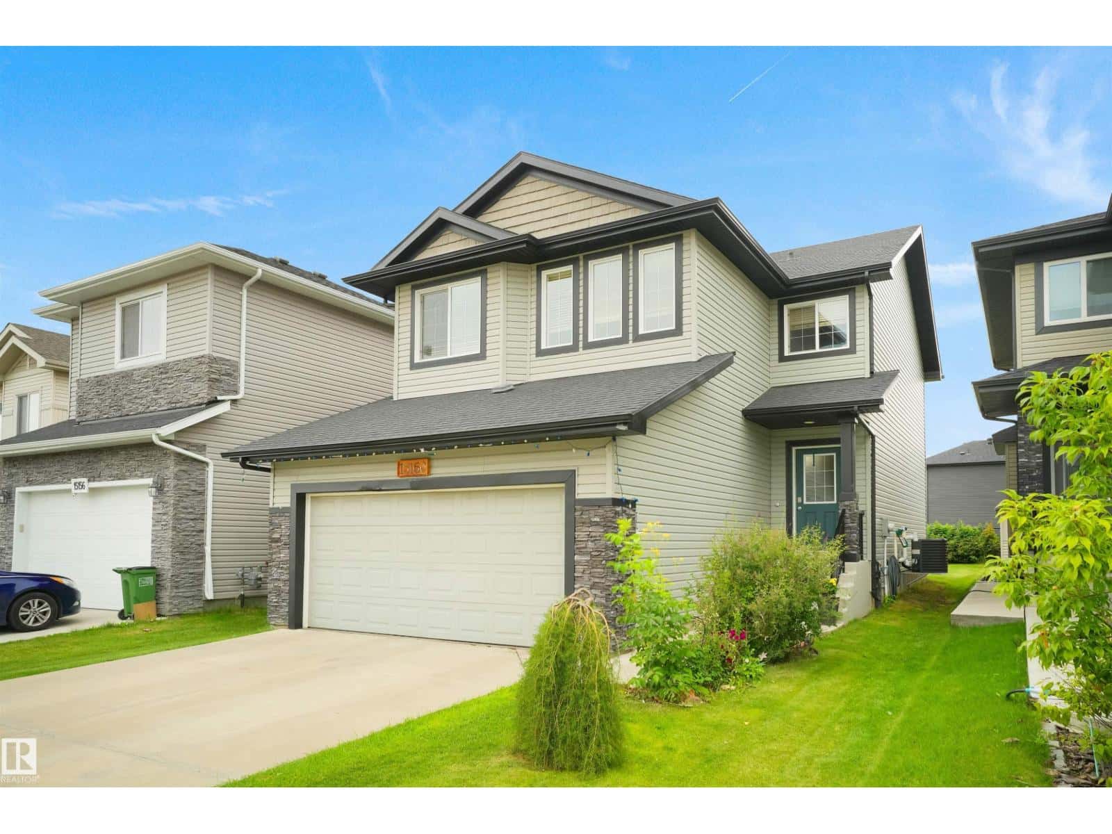 15160 16 ST NW — Edmonton - Photo 3 of 53