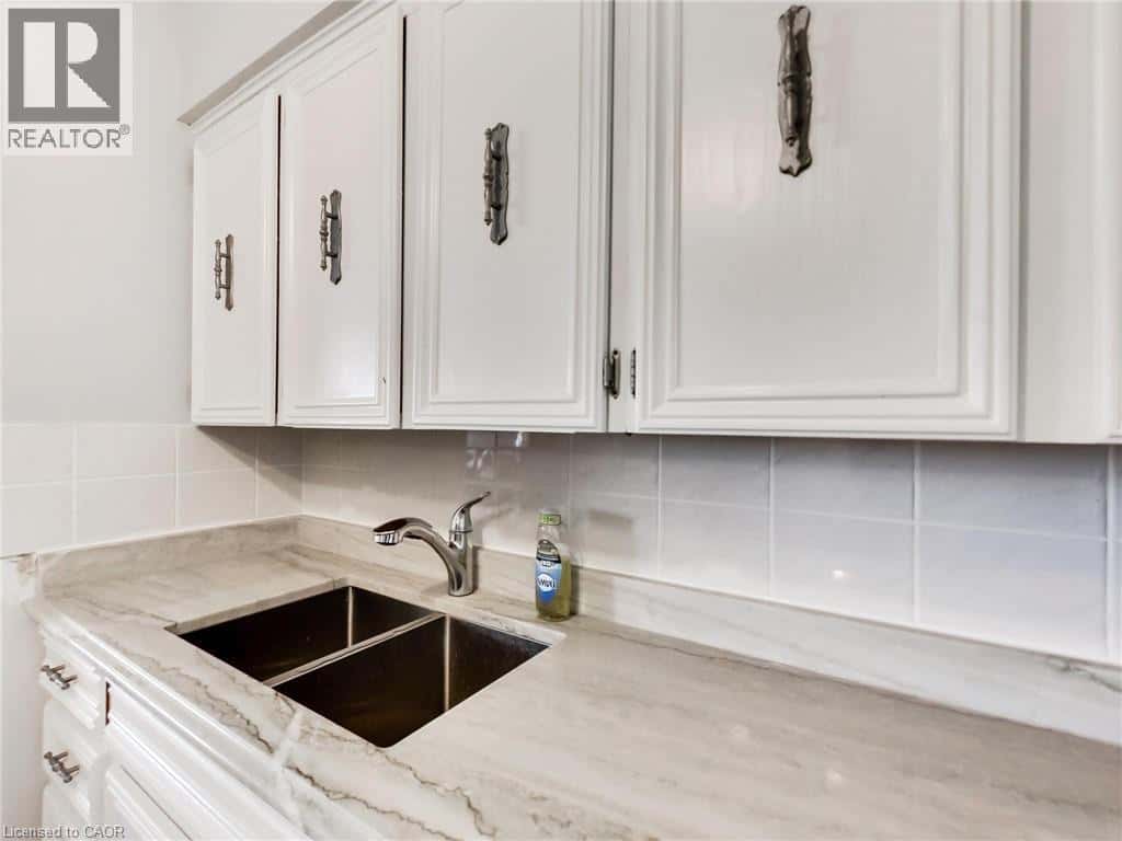 , Hamilton, Ontario — Hamilton, Ontario - Photo 2 of 41