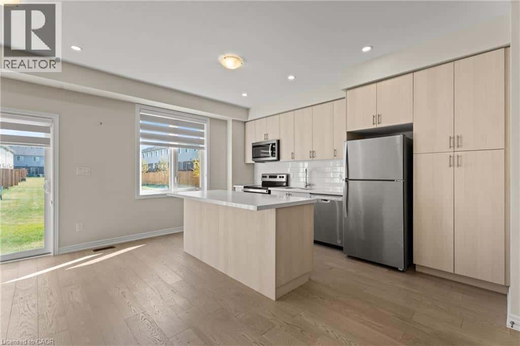 , Hamilton, Ontario — Hamilton, Ontario - Photo 4 of 35