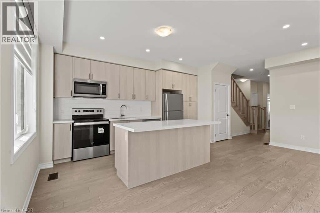 , Hamilton, Ontario — Hamilton, Ontario - Photo 5 of 35