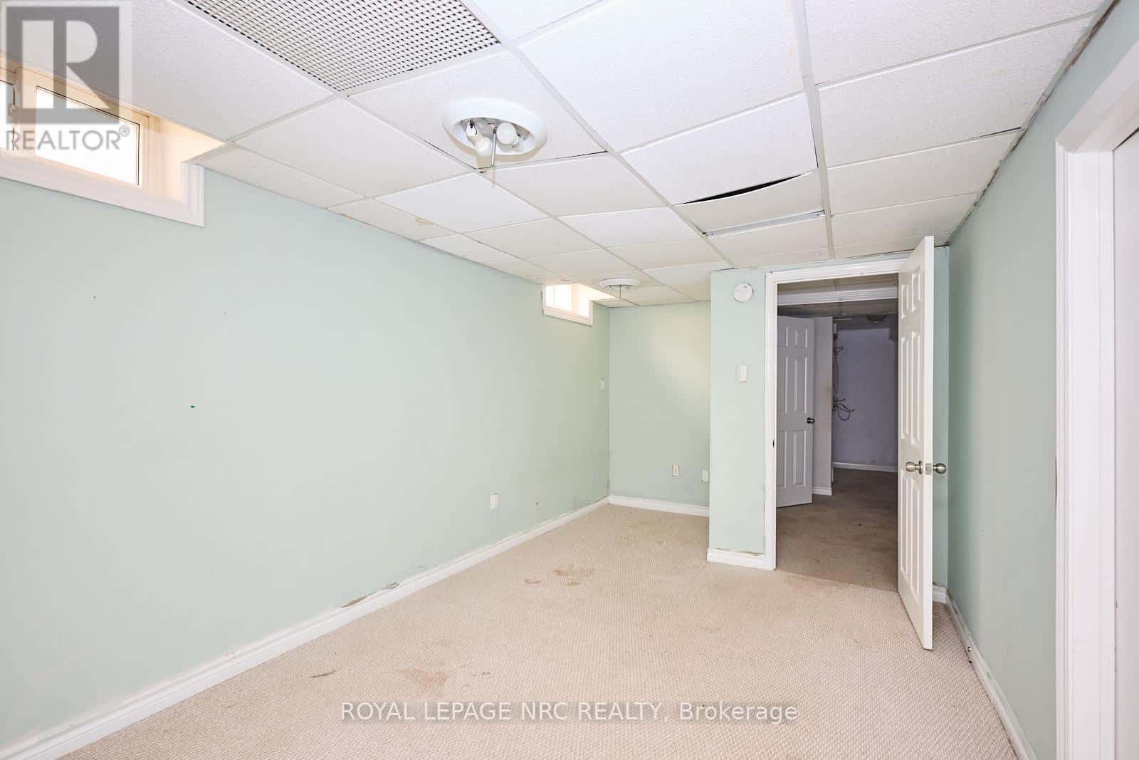 14 BUSS COURT — Thorold (Confederation Heights) - Photo 4 of 39