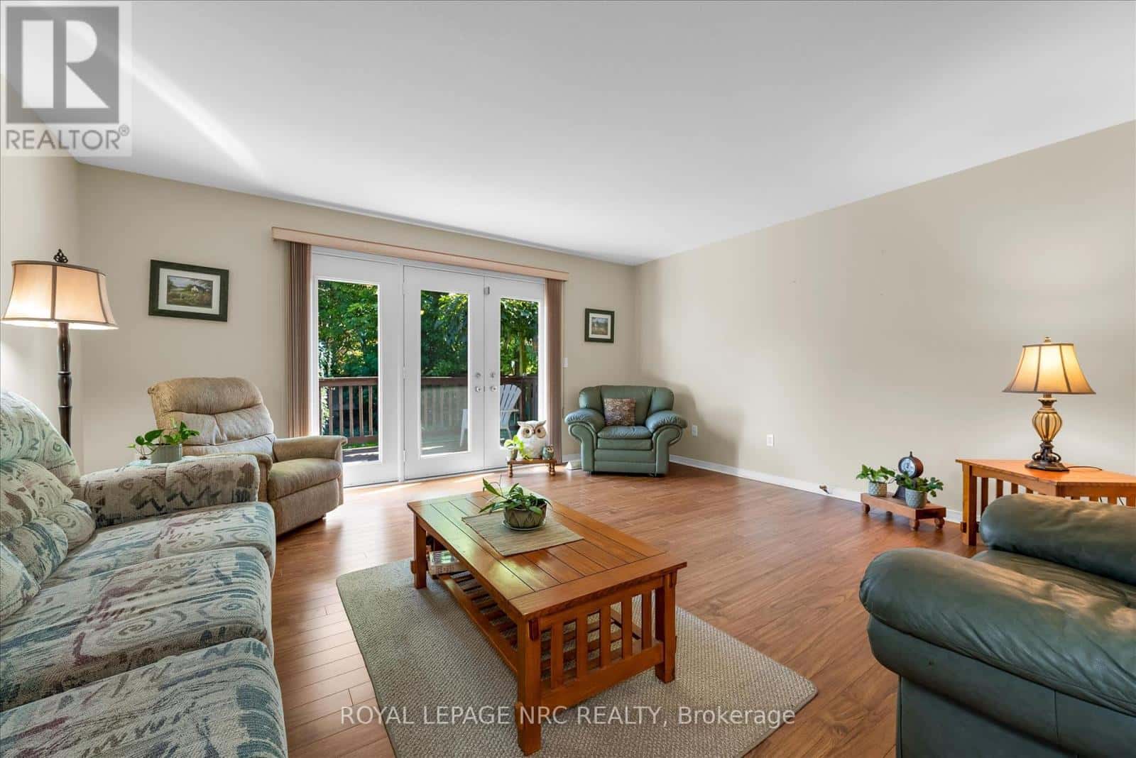 13 TANNER DRIVE — Pelham (Fonthill) - Photo 2 of 40