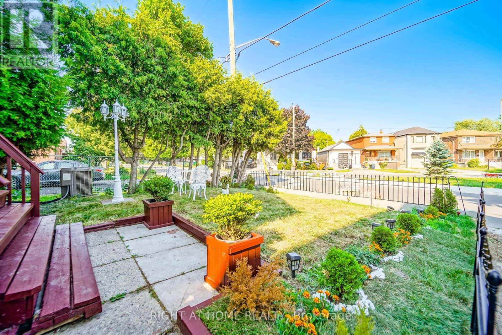 174 AYLESWORTH AVENUE — Toronto (Birchcliffe-Cliffside) - Photo 4 of 45