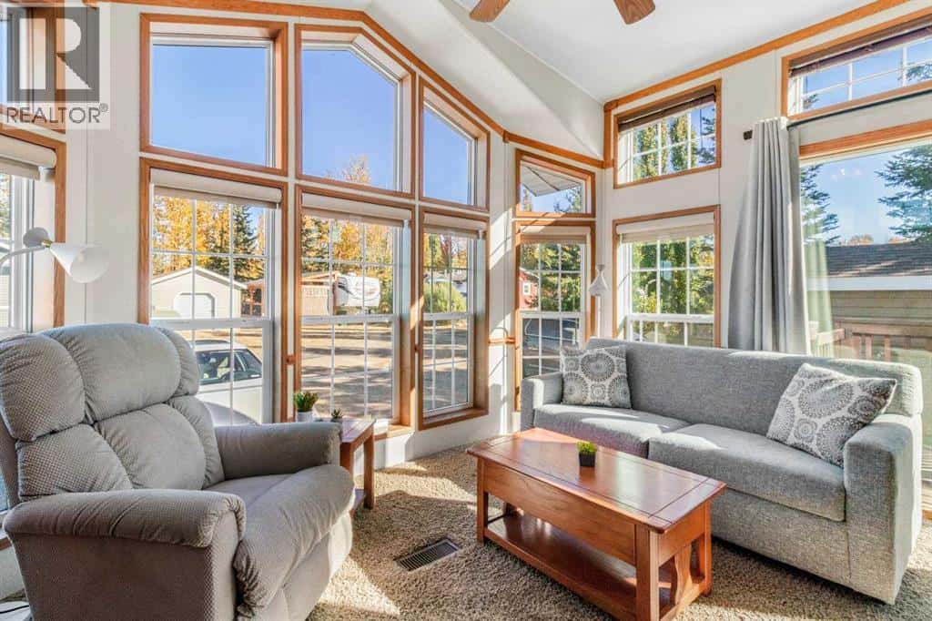 160A, 10042 Township road 422 — Rural Ponoka County - Photo 2 of 39