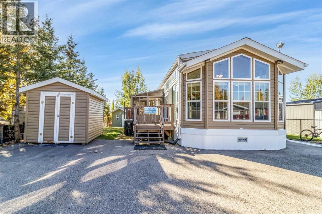 160A, 10042 Township road 422 — Rural Ponoka County - Main photo