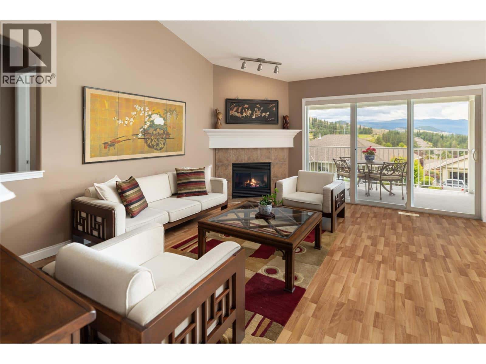 , Kelowna, British Columbia — Kelowna, British Columbia - Photo 3 of 35