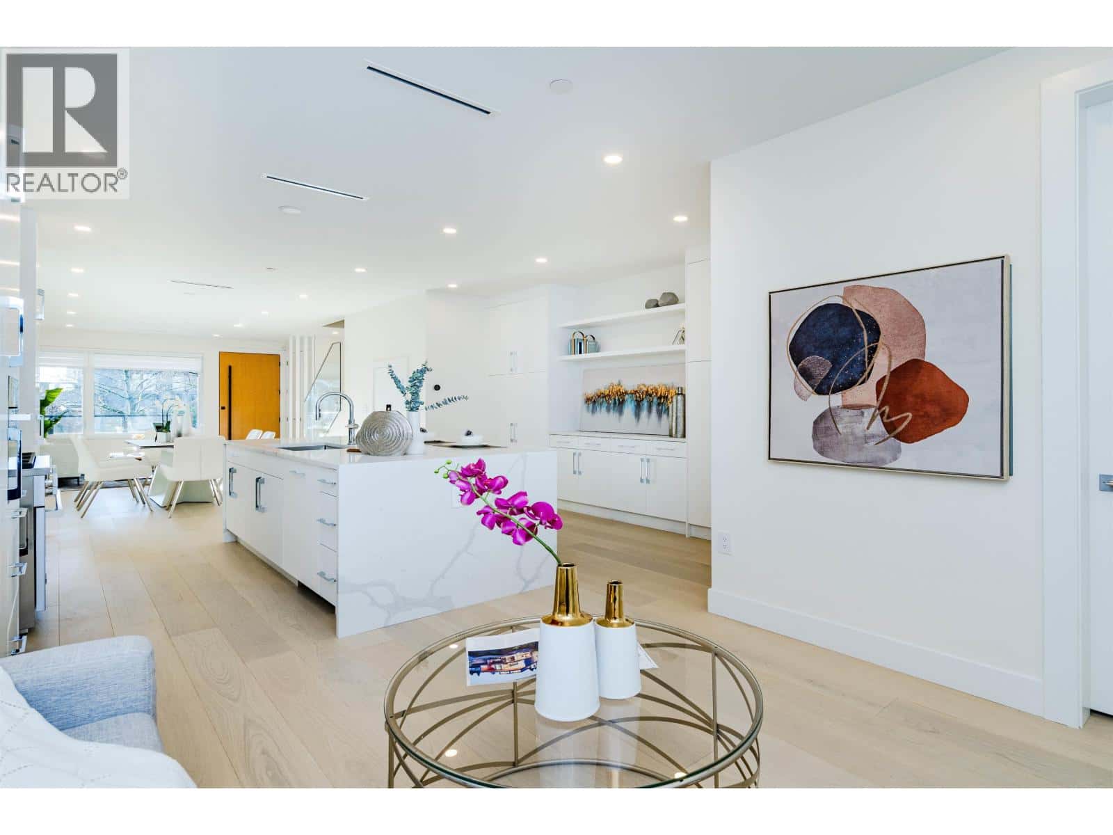 3321 W 37TH AVENUE — Vancouver - Photo 5 of 27