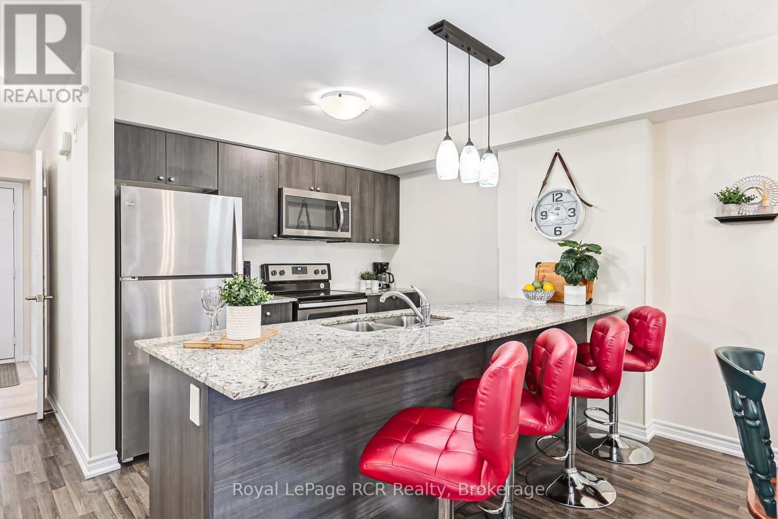 205 - 2 COVE COURT — Collingwood - Photo 4 of 32