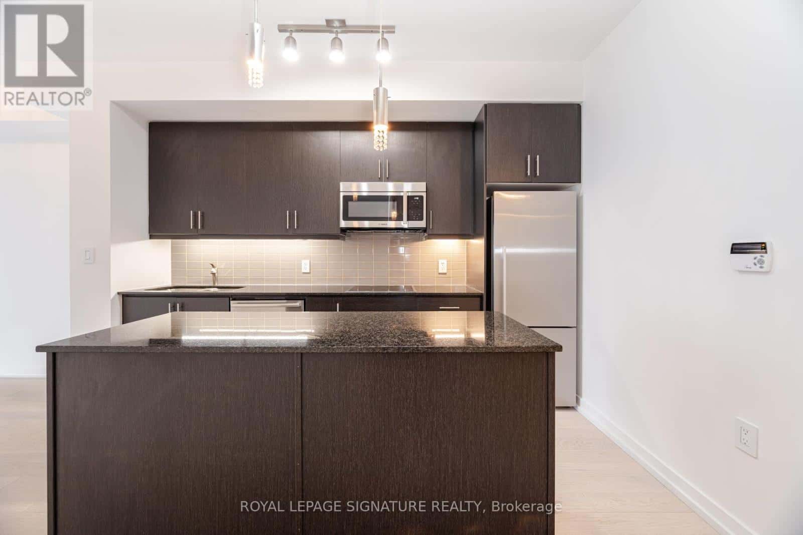 1501 - 1 THE ESPLANADE DRIVE — Toronto (Waterfront Communities) - Photo 2 of 30