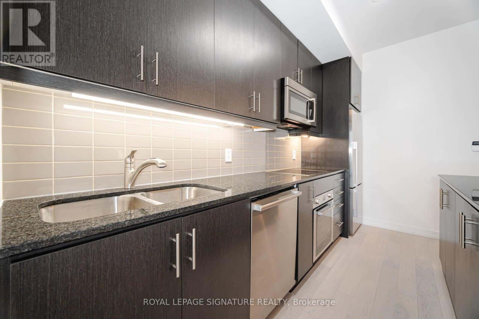 1501 - 1 THE ESPLANADE DRIVE — Toronto (Waterfront Communities) - Photo 3 of 30