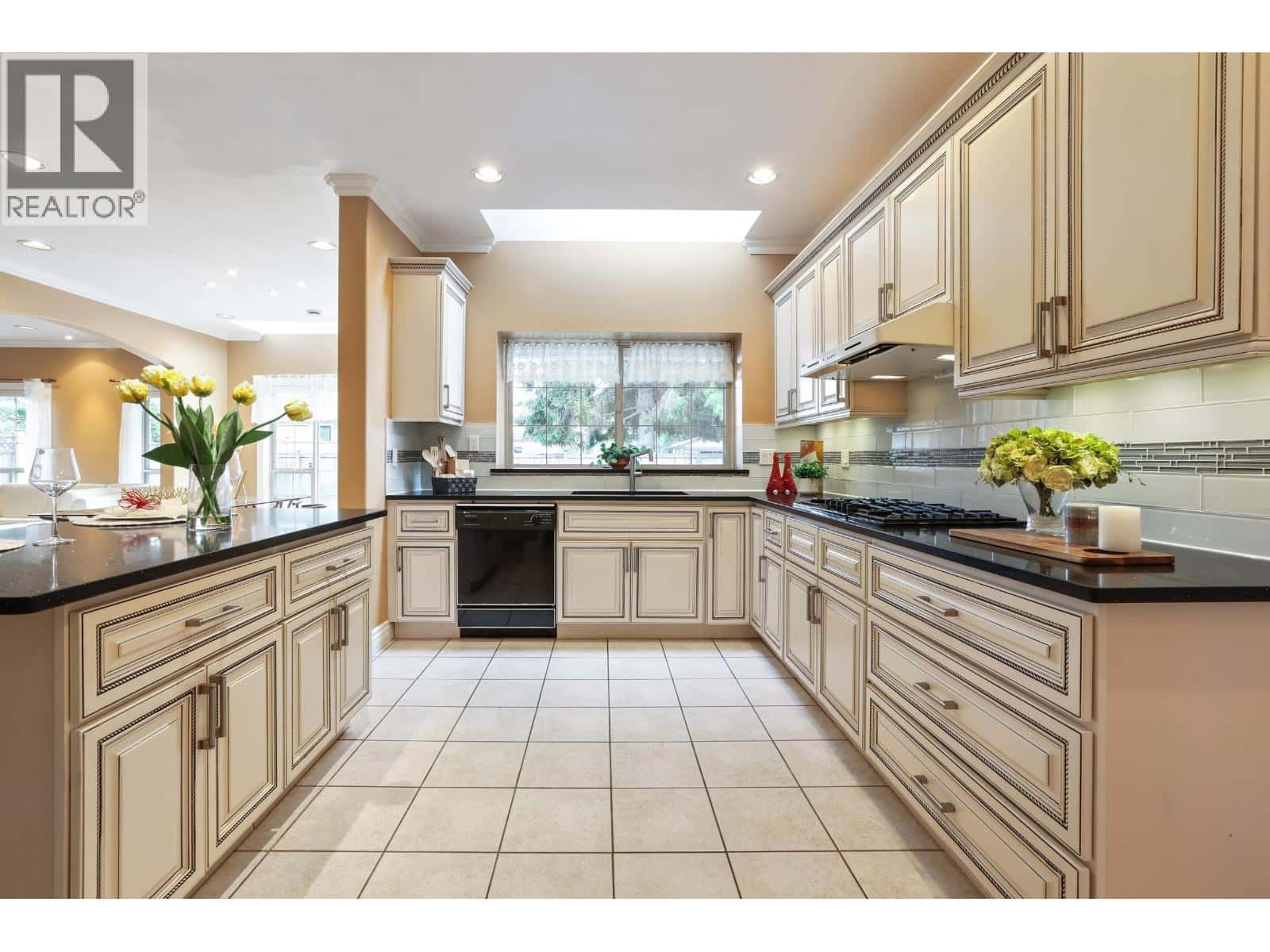 7460 LOMBARD ROAD — Richmond - Photo 5 of 36