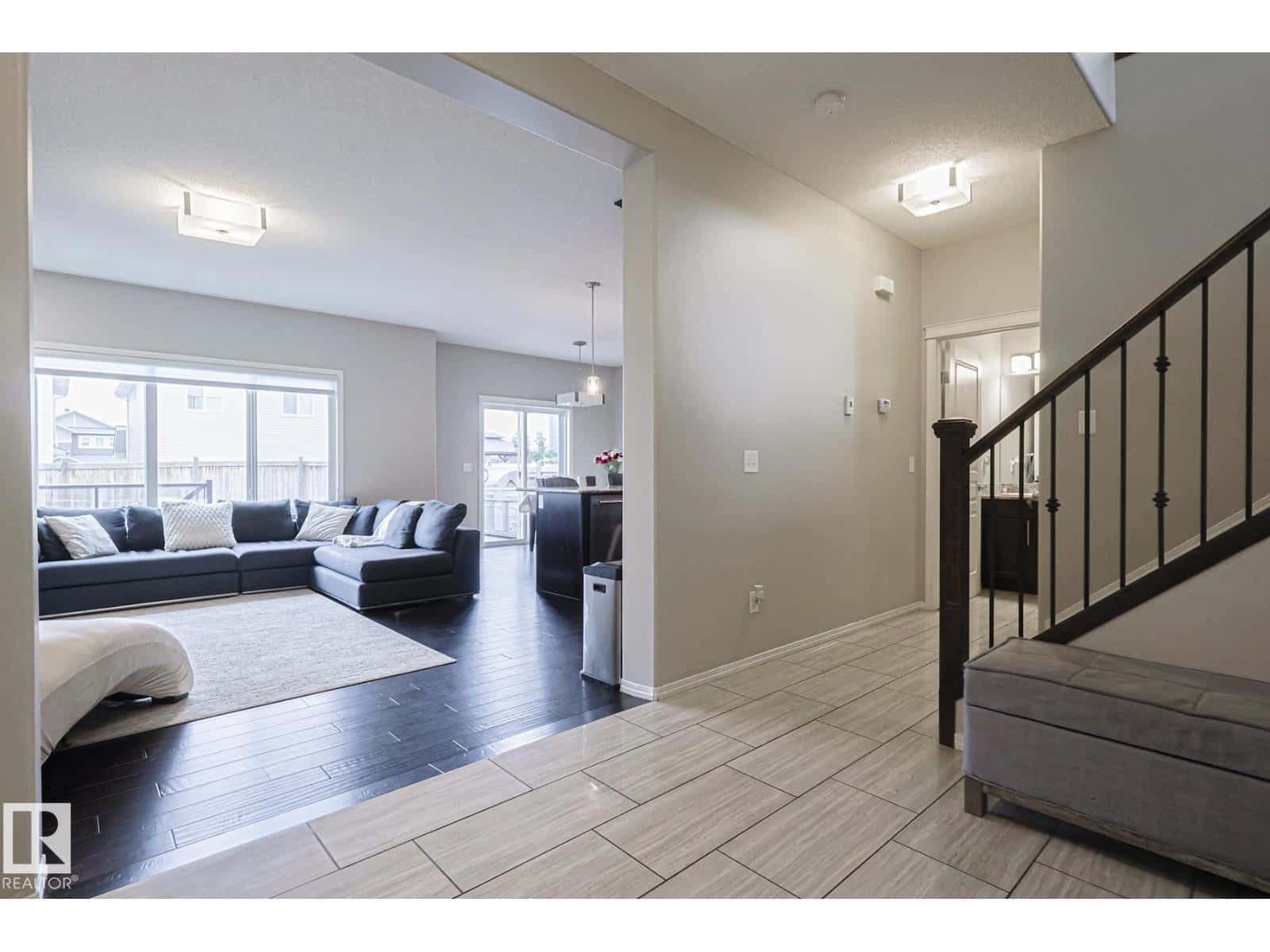 17135 47 ST NW — Edmonton - Photo 2 of 38