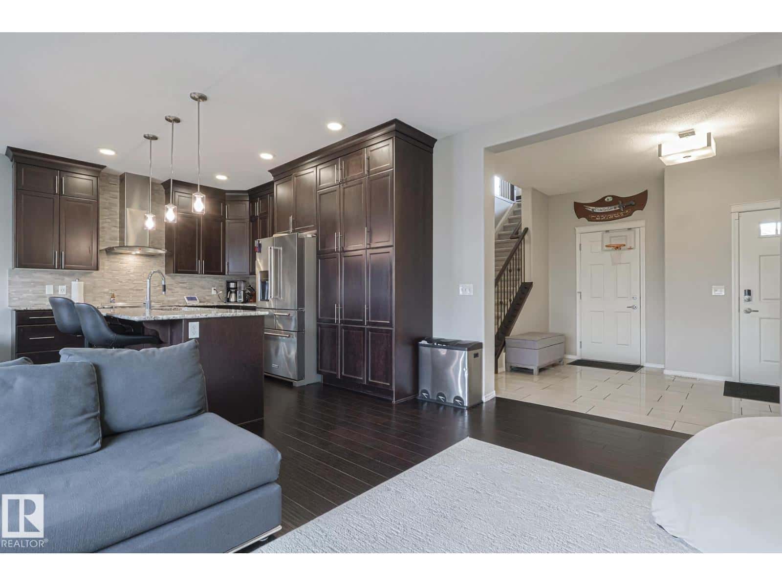 17135 47 ST NW — Edmonton - Photo 4 of 38