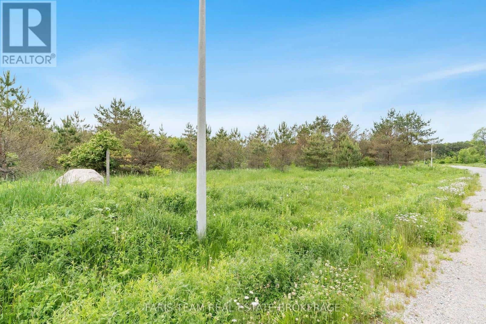 LOT 32 RUE ERIC — Tiny (Lafontaine) - Photo 3 of 11