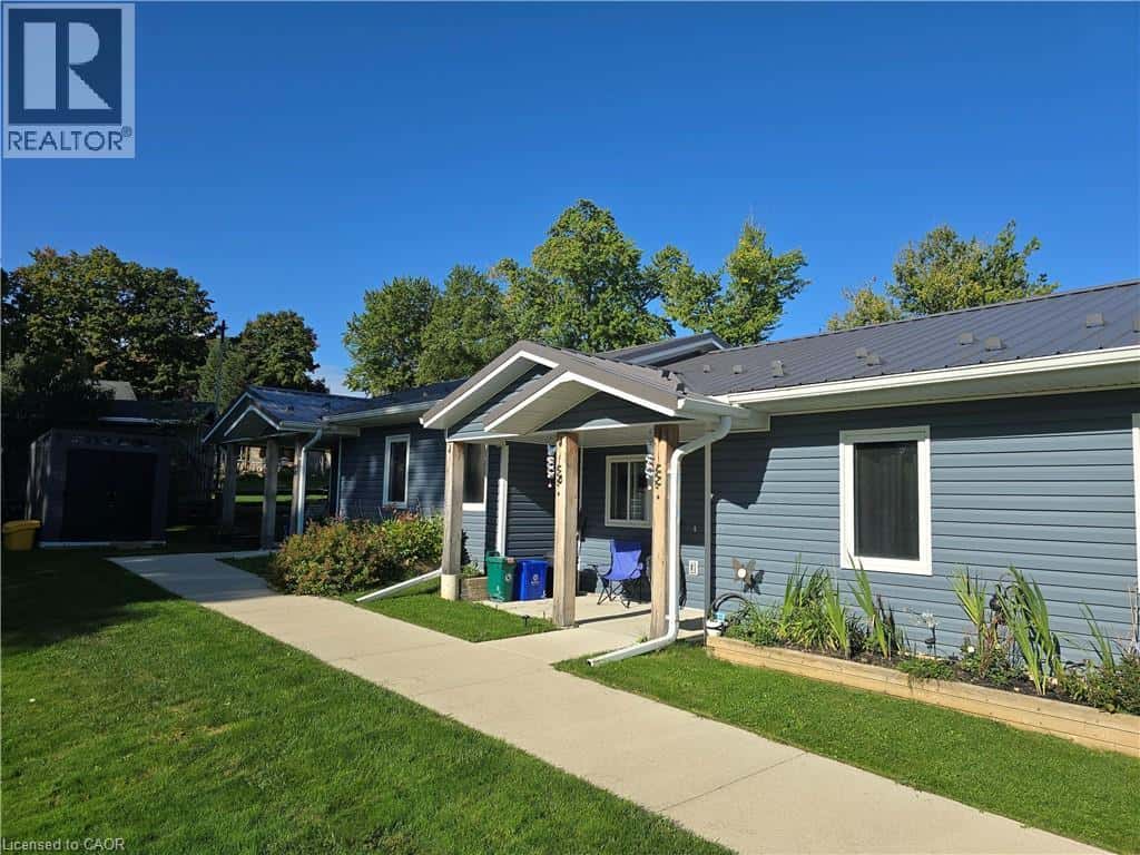 46 ELORA Street S — Clifford - Photo 2 of 11