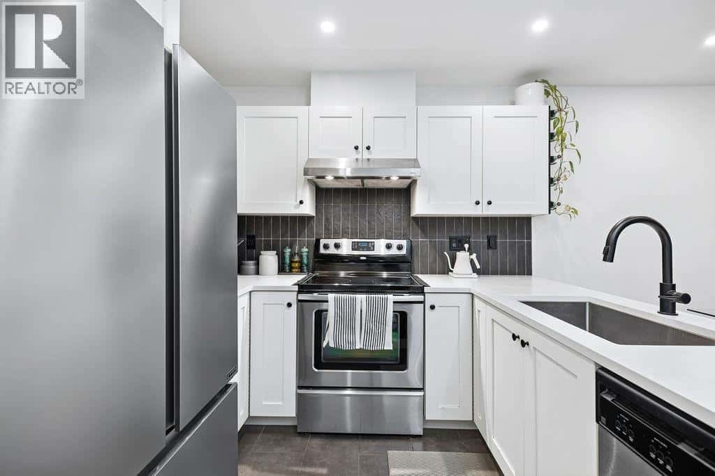 232 4550 FRASER STREET — Vancouver - Photo 3 of 28