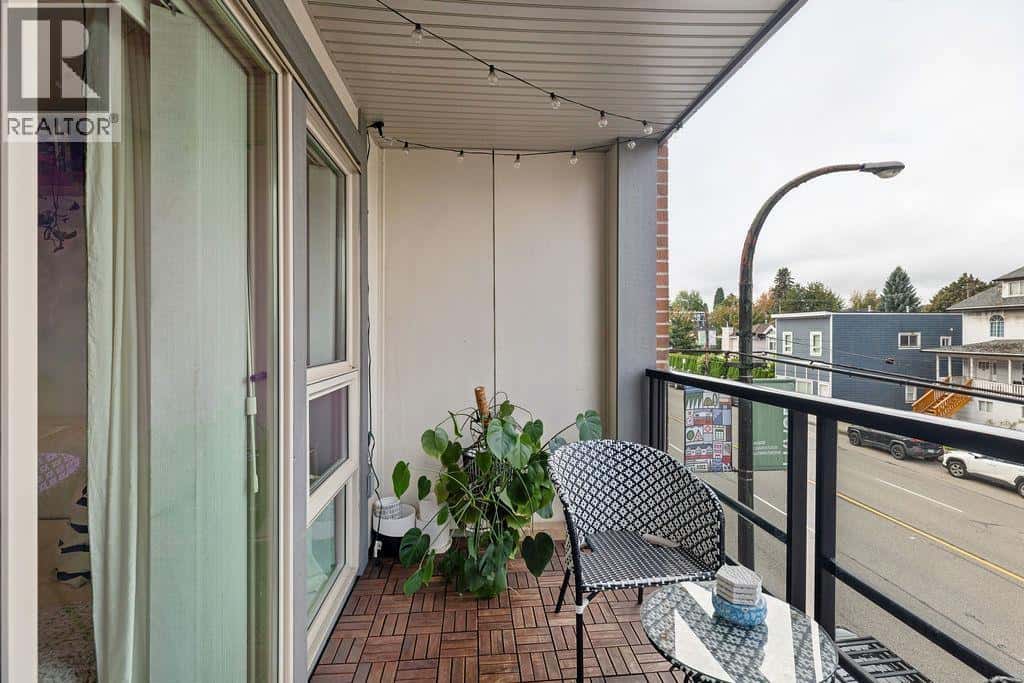 232 4550 FRASER STREET — Vancouver - Photo 2 of 28