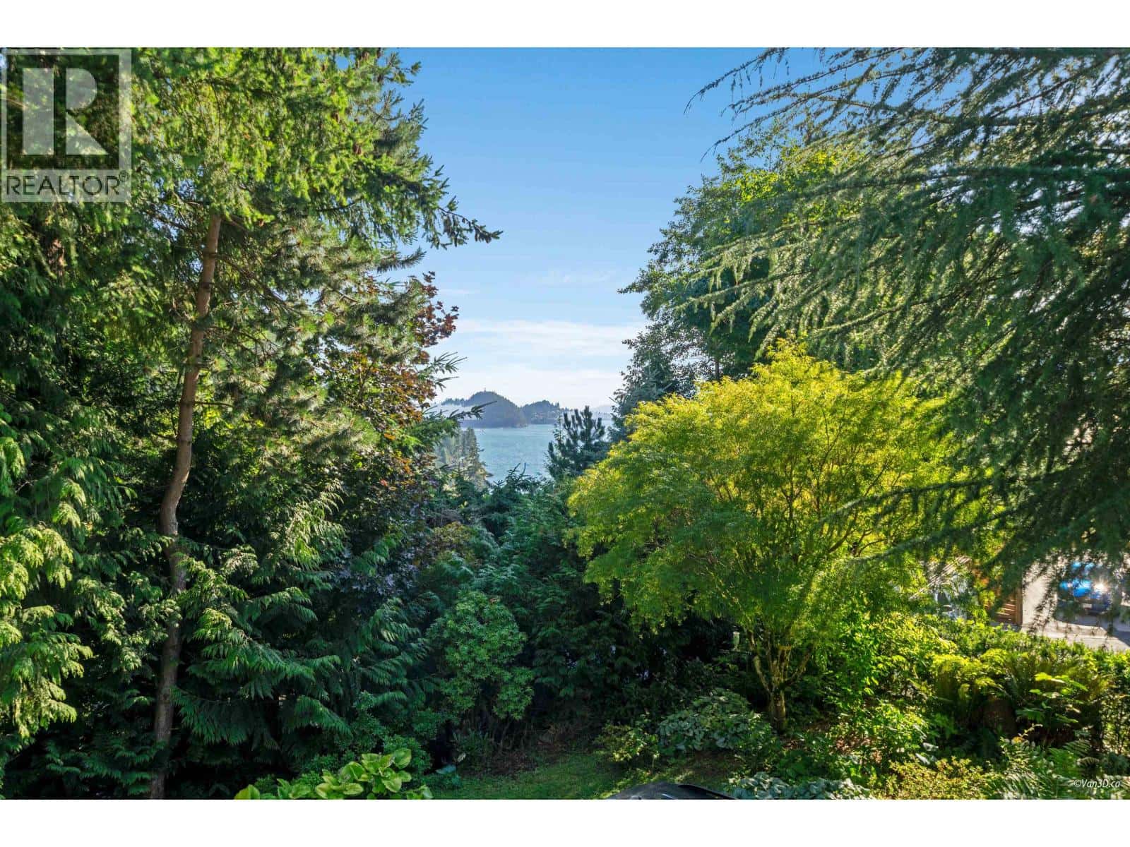 8515 ANSELL PLACE — West Vancouver - Photo 5 of 40