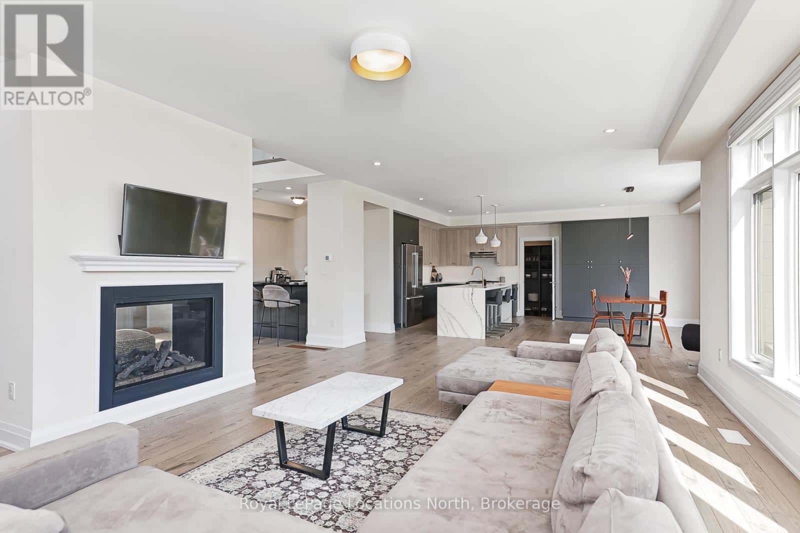 143 SPRINGSIDE CRESCENT — Blue Mountains - Photo 3 of 50