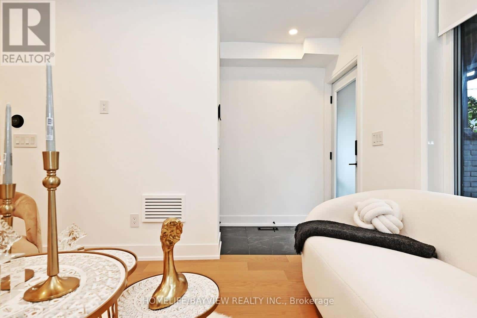 286 SPRINGDALE BOULEVARD — Toronto (Danforth Village-East York) - Photo 4 of 49