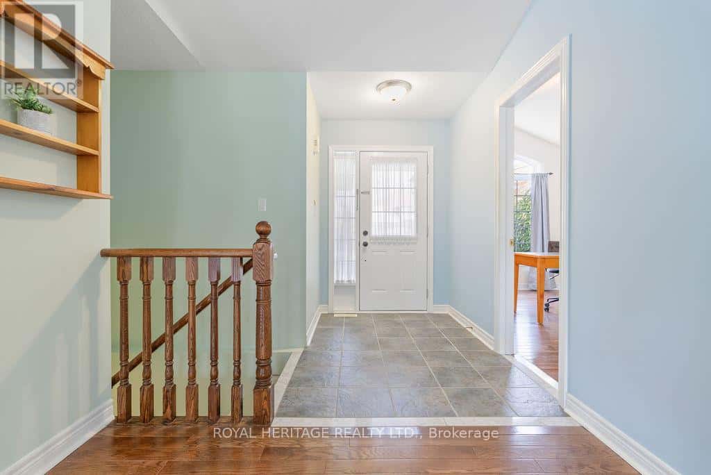 19 THRUSHWOOD TRAIL — Kawartha Lakes (Lindsay) - Photo 3 of 40