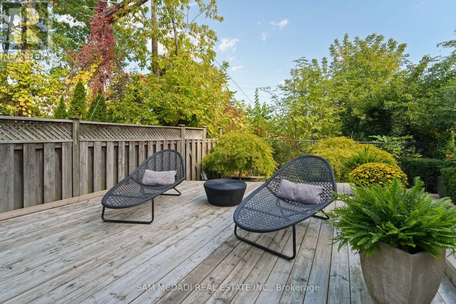 1 - 195 GRAND AVENUE — Toronto (Stonegate-Queensway), Ontario - Main photo